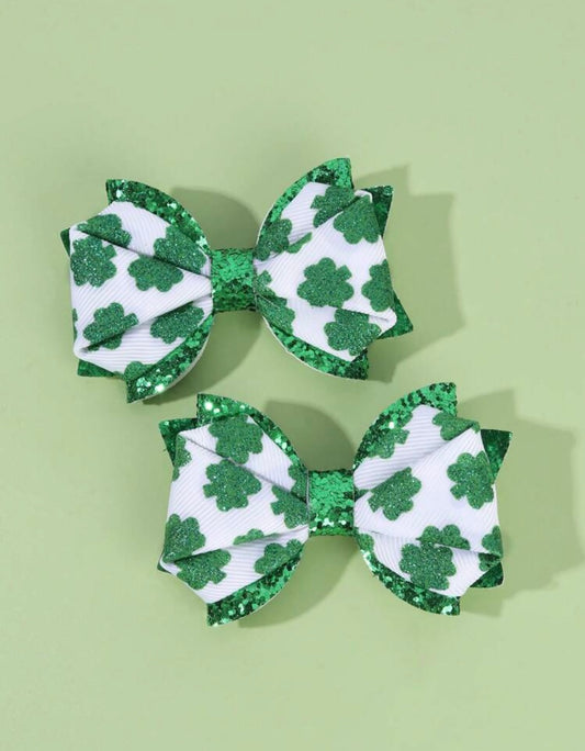 Clover bow